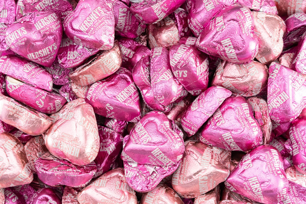Hershey's Cookies n' Creme Pink Hearts 1/15 8.8 oz - Vintage Candy Co.