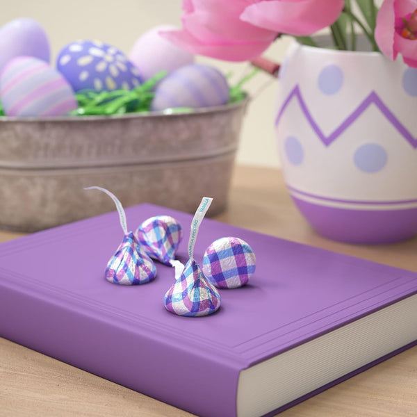 Hershey's Milk Chocolate Kisses w/ Vanilla Frosting Creme (9 oz, 4 Pac Vintage Candy Co.